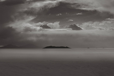fotografia en blanco y negro del desierto de atacama